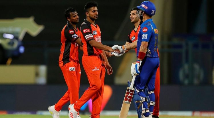 SRH defeat MI by 3 runs. (Photo by Saikat Das / Sportzpics for IPL)