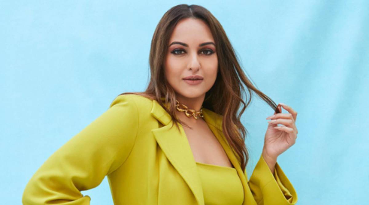 Sonakshi Sinha Ki Nangi Pungi Sexy Video - Sonakshi Sinha on projecting healthy body image: 'Growing up as an  overweight girl gets difficult whenâ€¦' | Life-style News - The Indian Express