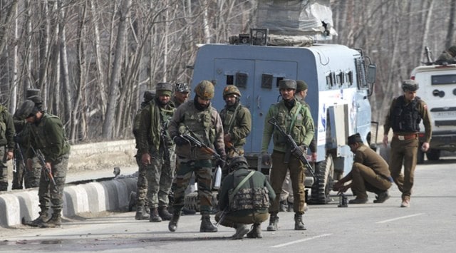 South Kashmir gunfight, Jammu and kashmir, civilian dies, Kashmir news, India news, Indian express