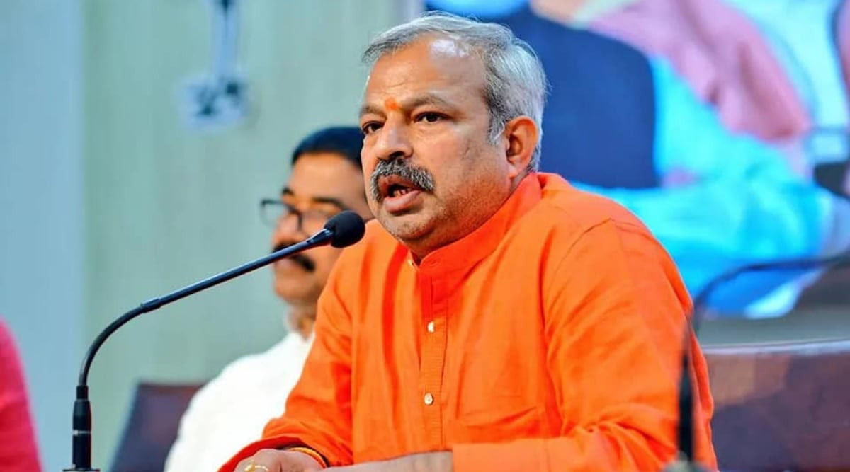 Gupta further alleged that AAP leaders and MLAs are helping Rohingya and Bangladeshis to set up kabadi shops, meat carts, food carts and using the EWS quota to give admission to their children. (Facebook/Adesh Gupta)