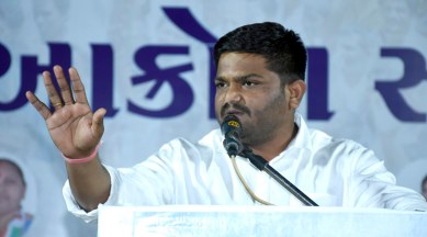 hardik patel quits congress party resigns working president gujarat