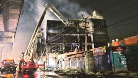 Mundka fire, Body of Mundka fire victim, Delhi fire, Mundka fire news, Delhi news, Indian express