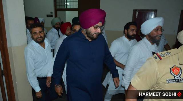 Navjot Singh Sidhu at the Patiala district court on Friday, May 20, 2022. (Express Photo by Harmeet Sodhi) 