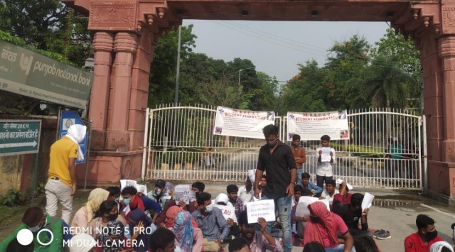 The students have alleged that medical negligence on the part of the university hospital led to the death of the student. (Express Photo)