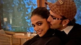 Ranveer Singh showers kisses on Deepika Padukone's photo.  (Photo: Ranveer Singh/Instagram)