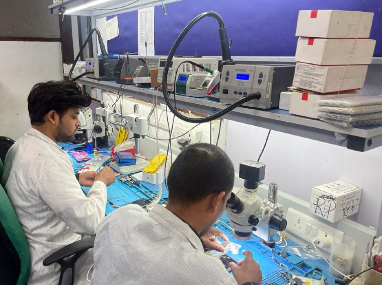 iphones, apple iphones, renewed iphones, renewed smartphones in india, controlz, yug bhatia controlz, refurbished vs renewed
