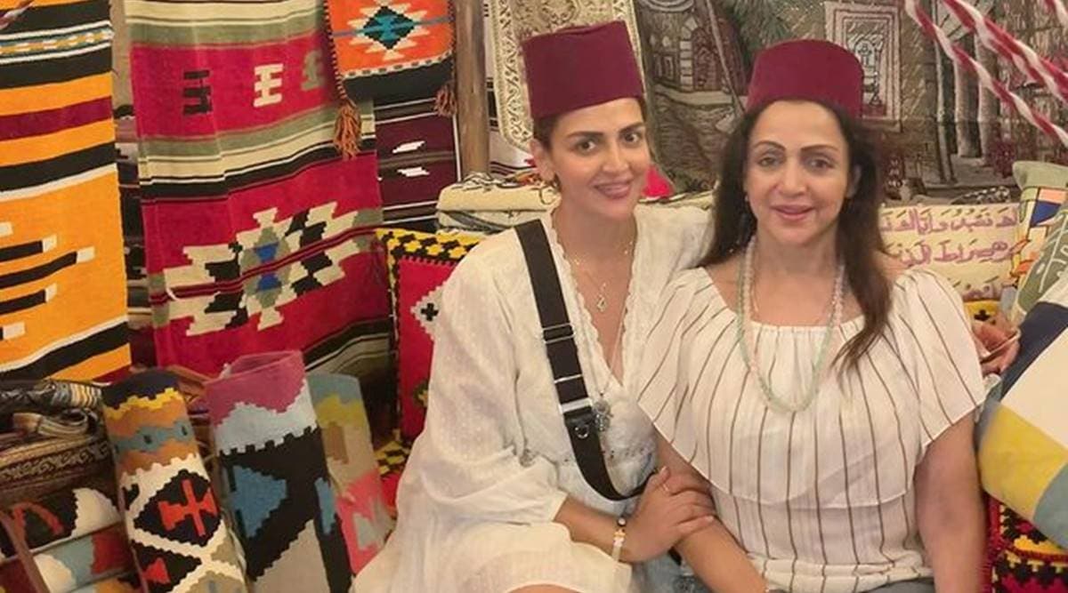 ehsa deol hema malini photos