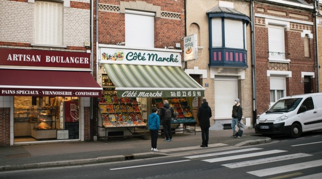 A market in Amiens, France, March 8, 2022. President Emmanuel Macron’s supporters and an alliance of left-wing parties came in neck and neck in the first round of voting — now they are in a bruising face-off for control of the lower house of Parliament. (Dmitry Kostyukov/The New York Times)