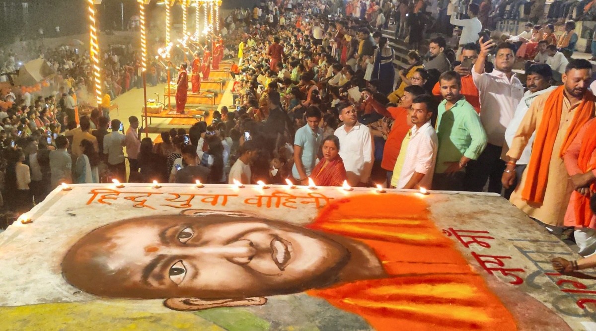 PM Modi wishes Yogi Adityanath on 50th birthday | Political Pulse News ...