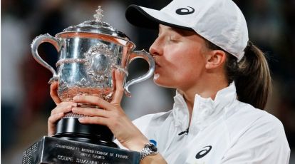 World No. 1 Iga Swiatek clinches third French Open title