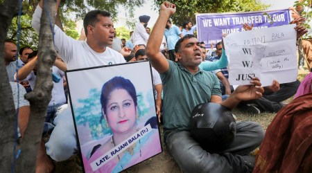 Jammu employees protest