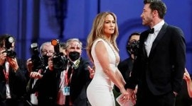 Jennifer Lopez, Jennifer Lopez manicure, Jennifer Lopez and Ben Affleck, Jennifer Lopez manicure for Ben Affleck, Ben Affleck, Jennifer Lopez engagement, indian express news