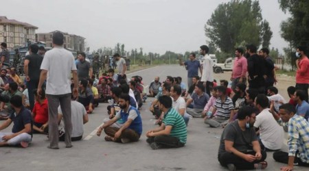 Members of the Kashmiri Pandit community protest on the Srinagar-Jammu national highway. (File)