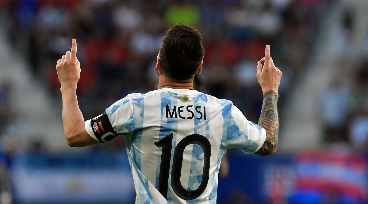 Lionel Messi marca 5 para a Argentina pela primeira vez, passando Ferenc Puskas