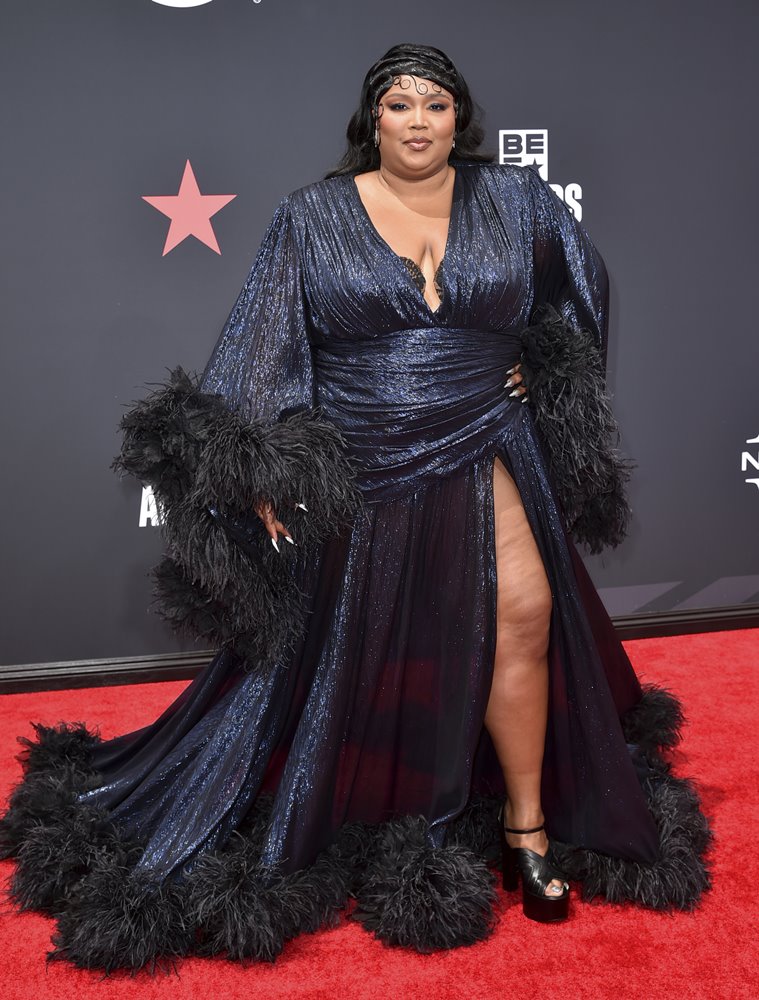 Lizzo Brought Over-the-Top Glamour to the BET Awards