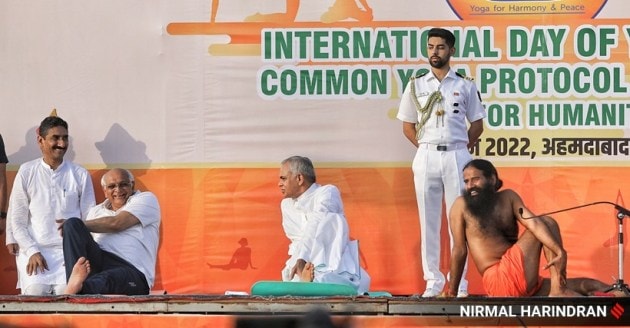 Governor Acharya Devvrat and CM Bhupendra Patel also joined Baba Ramdev, Governor Acharya Devvrat, CM Bhupendra Patel, Governor, CM and Baba Ramdev, Yoga rehearsals, Yoga rehearsals in Ahmedabad, Yoga by Governor, CM and Baba Ramdev, Baba Ramdev, Yoga, yoga images of CM and Baba Ramdev, Baba Ramdev