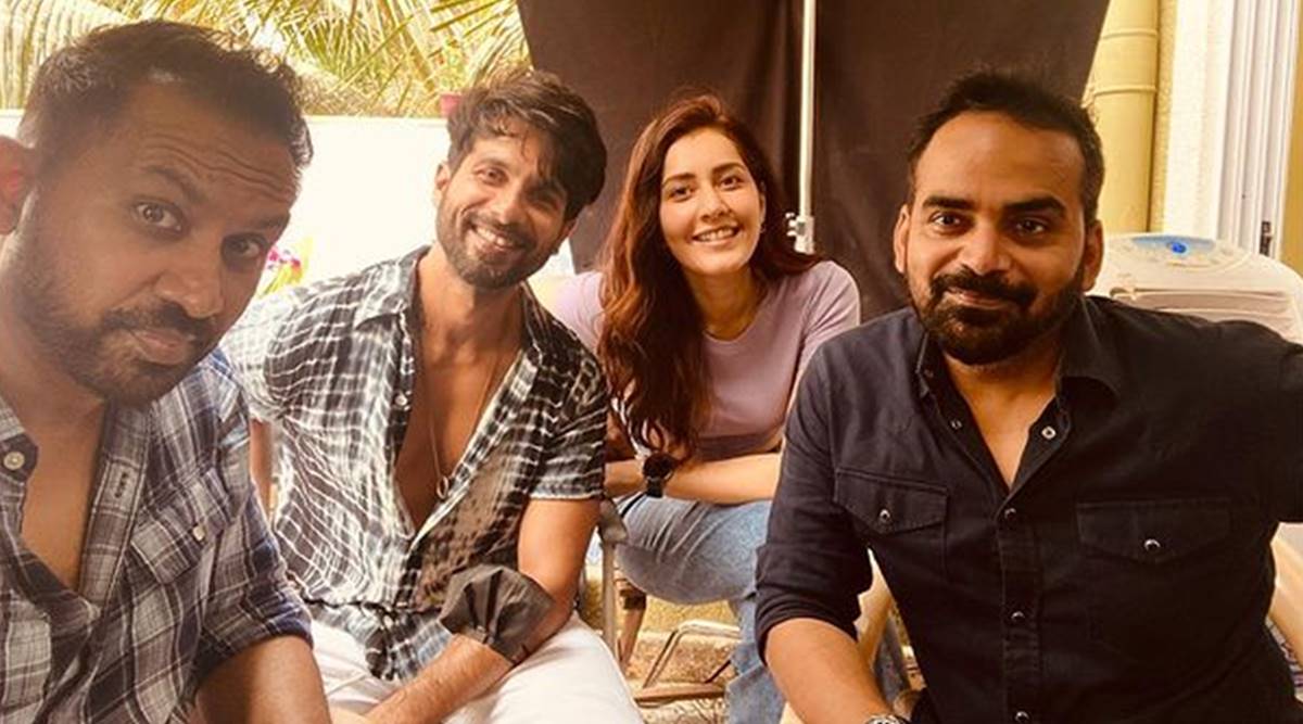 Raashii Khanna asked to reveal if she's closer to Shahid Kapoor or ...