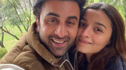 Ranbir Kapoor is in love, at least his sweatshirt says so!