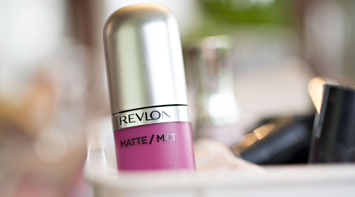 The cosmetics giant Revlon is preparing to file for bankruptcy