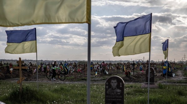 From The Graveside To The Front Ukrainians Tell Of Grim Endurance World News The Indian Express