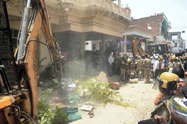 Bulldozers Raze House Of Activist Accused In Prayagraj Violence India News News The Indian