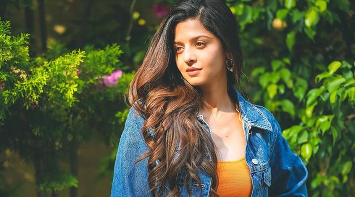 Vedhika tests positive for Covid-19, urges fans to mask up: 'Don't ...