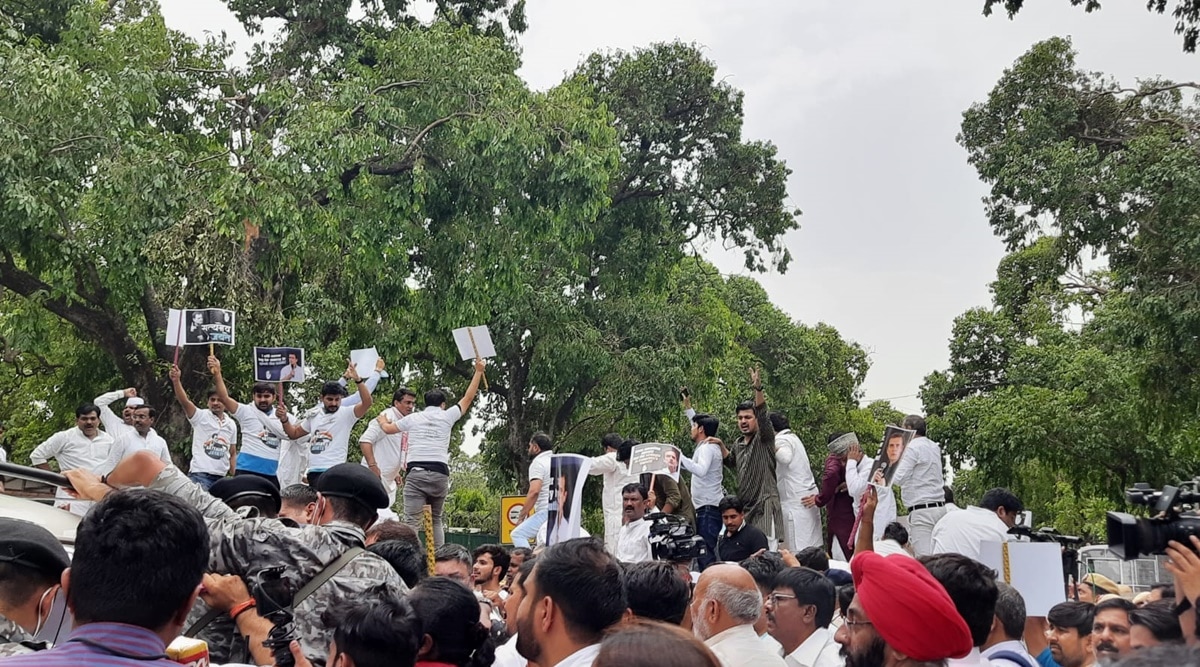 Rahul Gandhi Ed Summons Congress Workers Detained In Delhi For Rahul Gandhi Ed Summons Congress Workers Detained In Delhi For