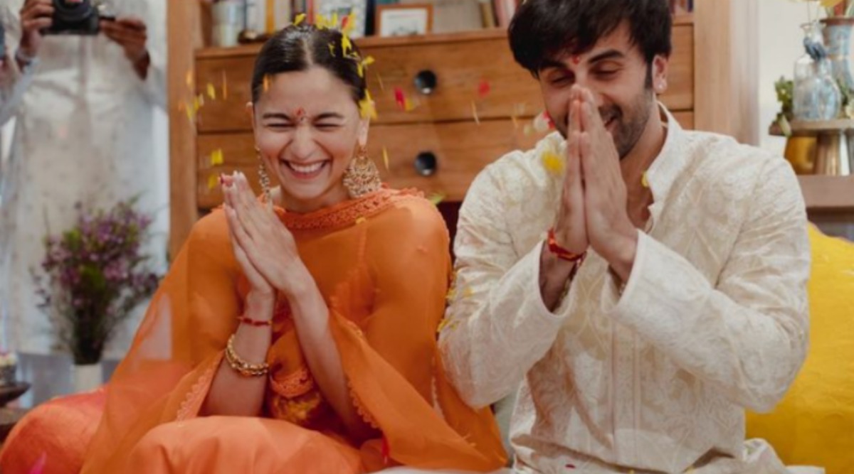 1200px x 667px - Alia Bhatt, Ranbir Kapoor are 'overwhelmed' with love after her pregnancy  announcement, shares unseen photo | Entertainment News,The Indian Express