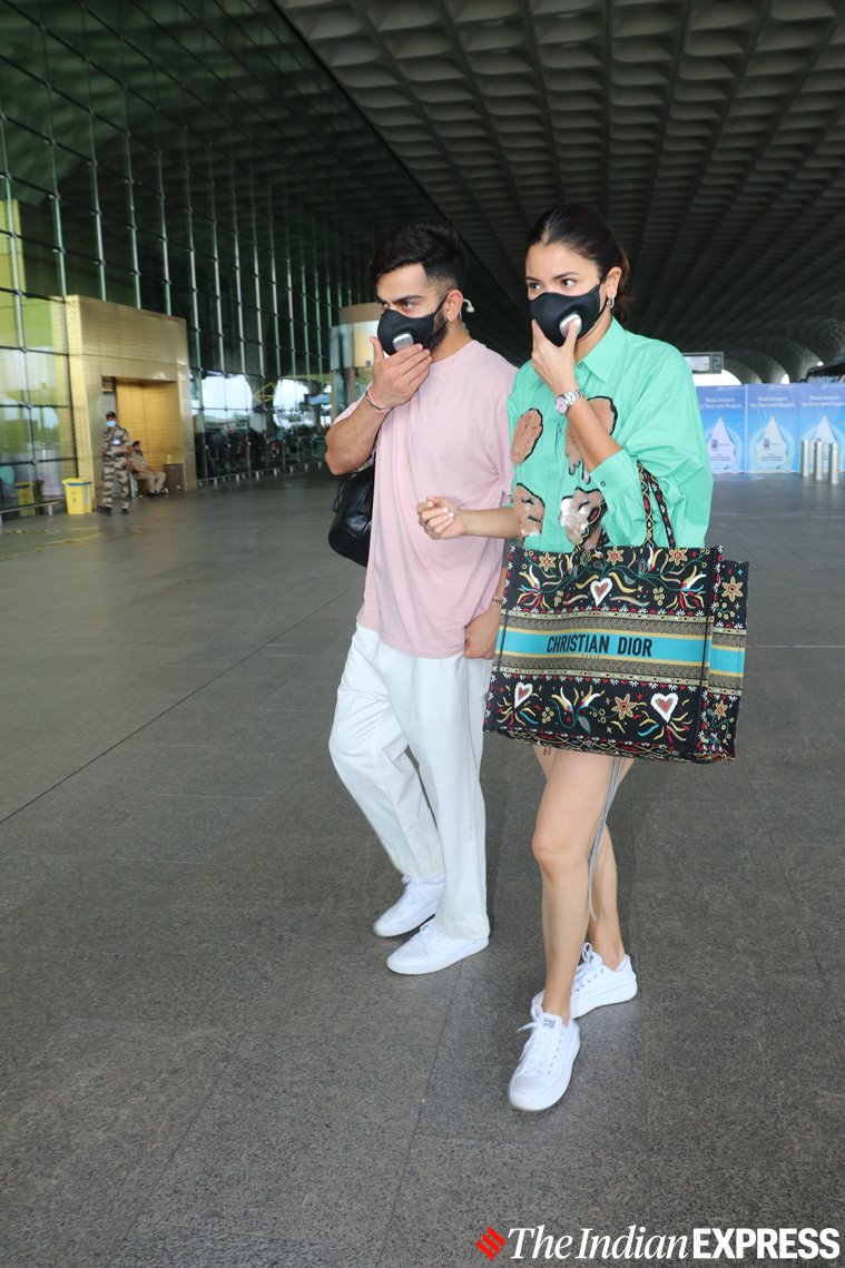 Anushka Sharma And Virat Kohli's Glimpses With Vamika At Airport Concern  Their Fans, Slam Paparazzi
