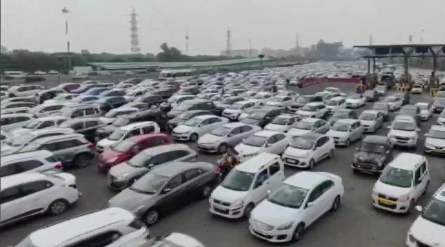 Traffic on the Delhi-Gurgaon Expressway on Monday amid call increased security checks. (ANI)