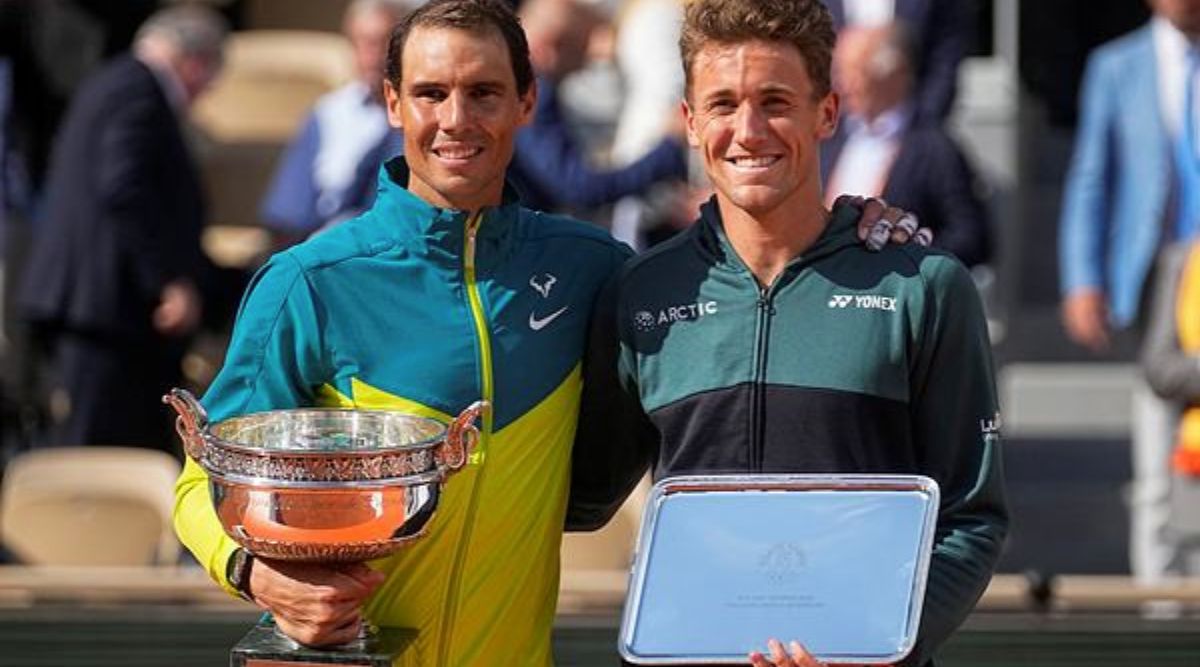 French Open 2022: Rafael Nadal zielt auf Caspar Roots Rückhand durch den Vorhand-Crosscourt, um die Kontrolle über das Finale zu übernehmen