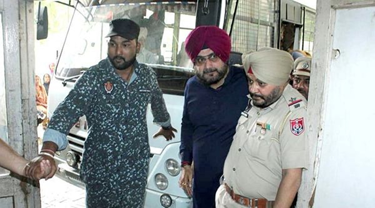 Navjot Sidhu discharged from PGI, back in Patiala jail