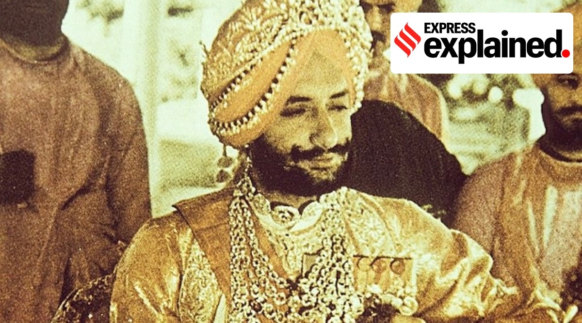 Maharaja Bhupinder Singh's son and successor, Maharaja Yadavindra Singh seen wearing the necklace along with a diamond studded 'choker'. (Express photo/Sourced)