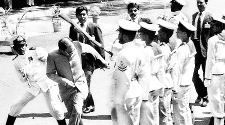 Rajiv gets hit by bullets - history in one frame