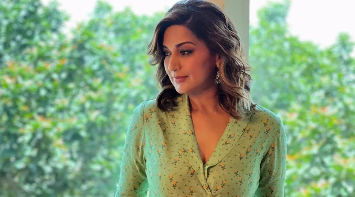 Sonali Bendre Video Sex - Sonali Bendre says she did many 'cringe films' to pay her rent: 'You  couldn't watch them' | Bollywood News - The Indian Express