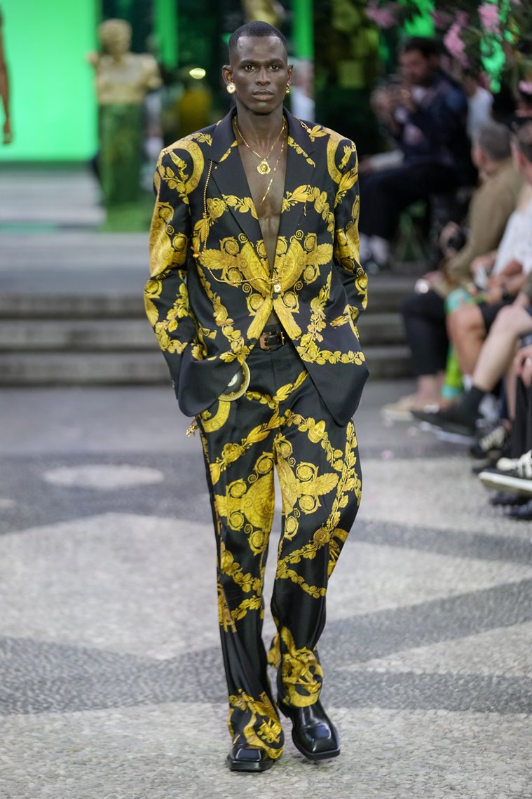 Milan Men's Fashion Week: Versace invoked pop Baroque style with a