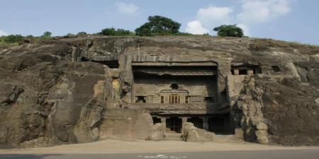 While the cave has a staircase and a ramp for smooth movement of wheelchairs, the ASI has proposed the installation of small lifts on both sides of the structure. (Source: asiaurangabadcircle.com)