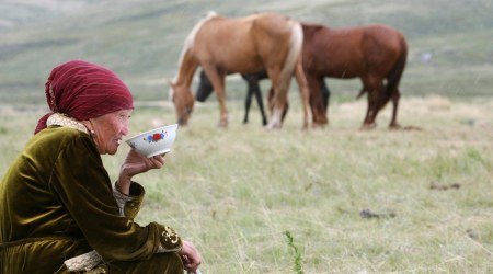 Kyrgyzstan, Kyrgyzstan kumis, Kyrgyzstan mare milk tourists