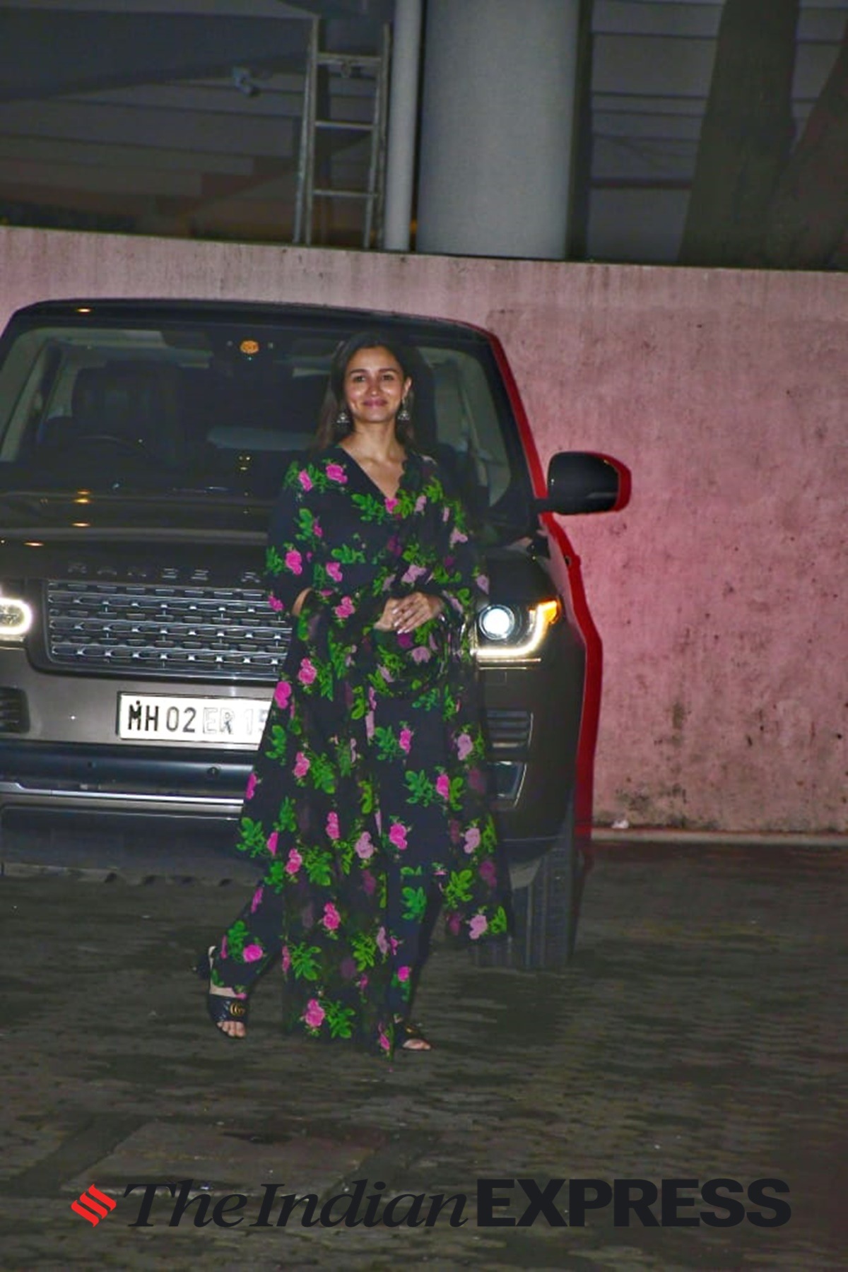 Alia Bhatt in Rs 32k outfit gives pregnancy fashion a boho twist