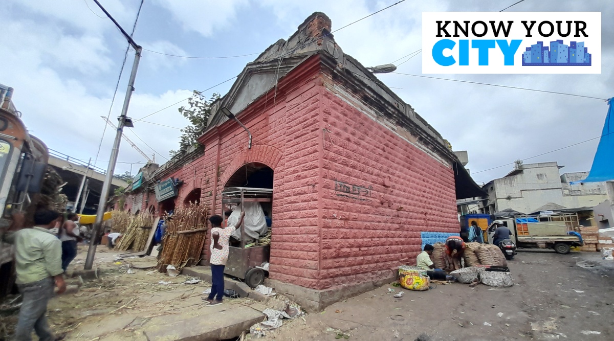 he city market has three heritage buildings — the main building that houses the police station, the building facing the Mysore Road flyover, which also houses the meat market, and another one in the backyard along Gundopanth Street.