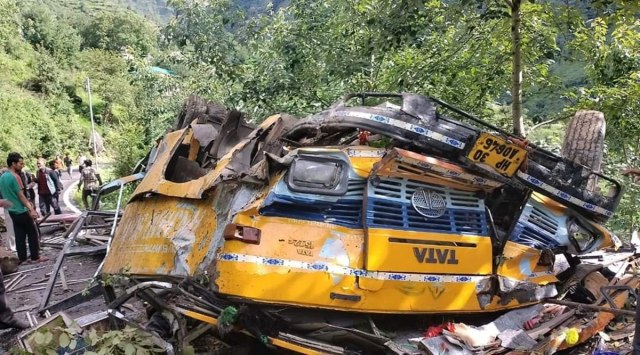 12 people, including school children, killed after bus falls into gorge ...