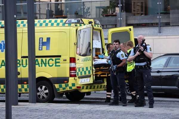 3 muertos y 3 heridos de gravedad en tiroteo en centro comercial de Dinamarca
