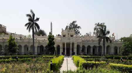 DU has 52 teachers serving on an ad-hoc basis, apart from 248 guest teachers, while 1044 are employed on contract basis. (File image)