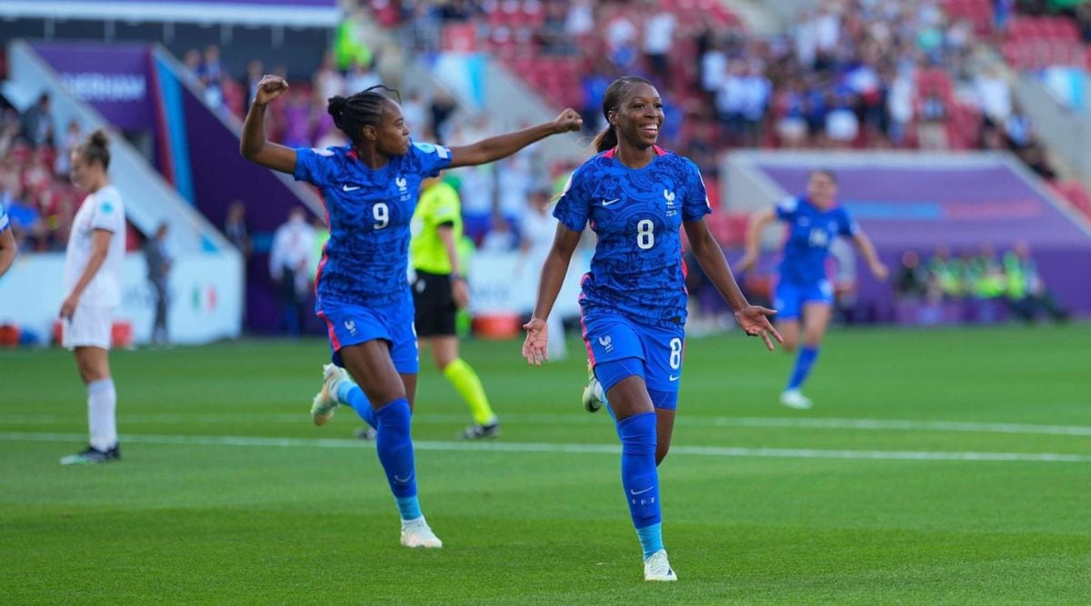 France 5-1 Italy: Grace Geyoro scores a first-half hat-trick as