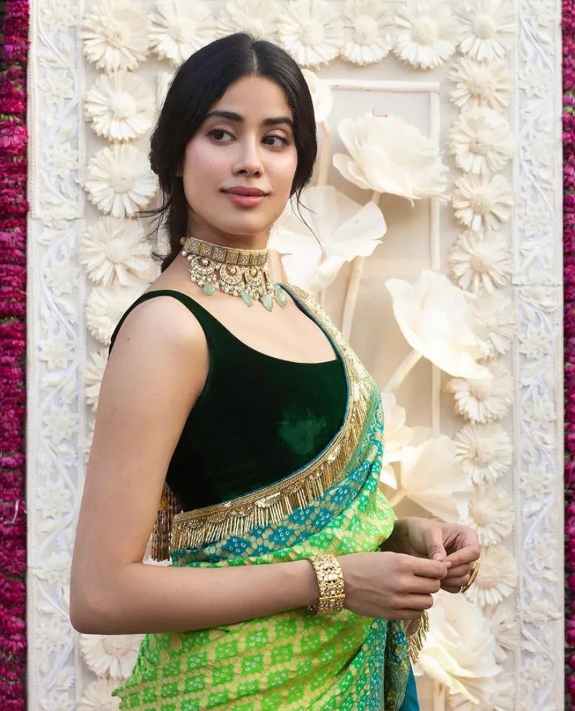 Mangalore Today | Latest titbits of mangalore, udupi - Page Janhvi-Kapoor -rsquo-s-Pink-and-Gold-saree-fabulously-ups-the-ethnic-sparkle-quotient