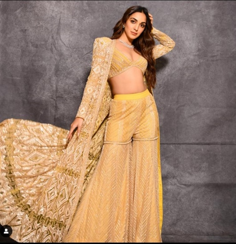 Kiara Advani Makes Head Turns In Powder Blue Gown, Fans Call Her 'Queen';  Video Goes Viral - News18