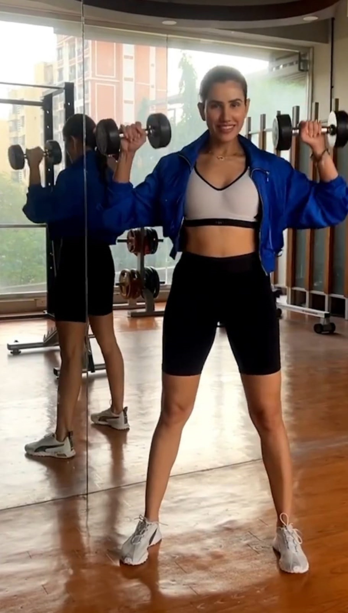 Sonnalli Seygall shows how to look chic in gym wear