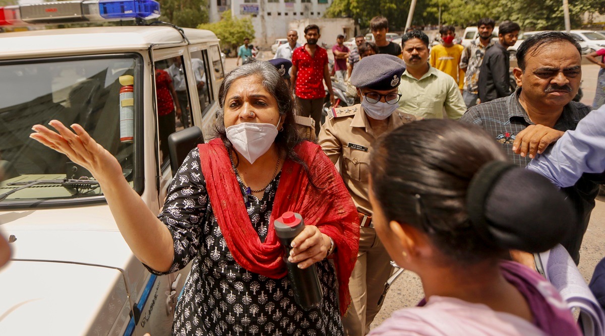 Crime branch officials produce social activist Teesta Setalvad at Metropolitan Magistrate Court, in Ahmedabad. (PTI)