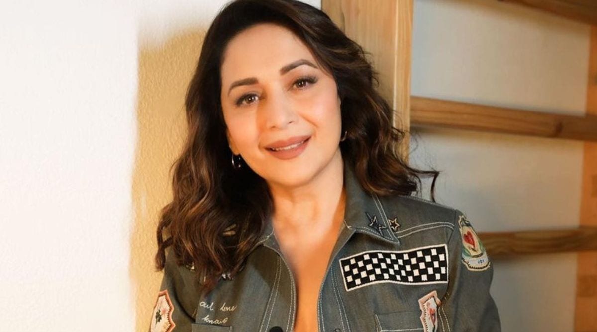 Madhuri Dixit Ka Boor - Madhuri Dixit congratulates fan, Says, Thanks for being a big fan