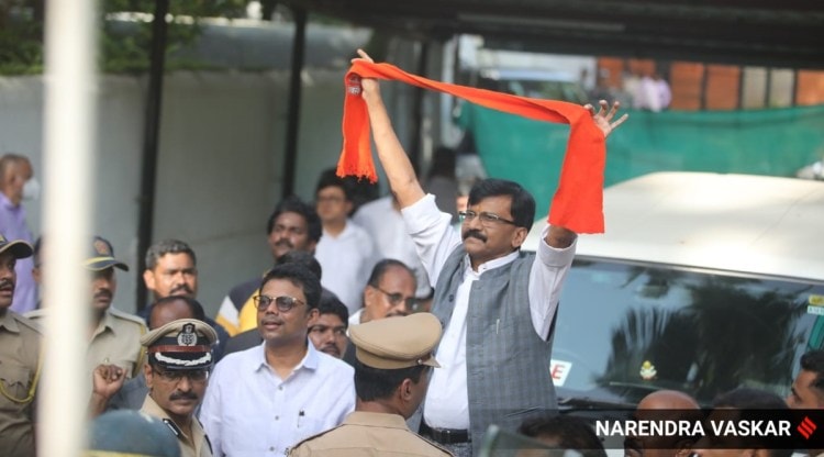 Shiv Sena leader Sanjay Raut after being detained by the Enforcement Directorate officials, at Bhandup in Mumbai. (Express photo by Narendra Vaskar)